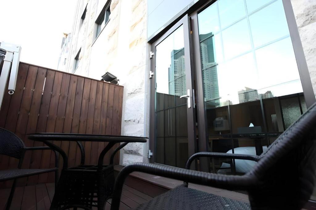 Business Design Hotel Luv Incheon Esterno foto