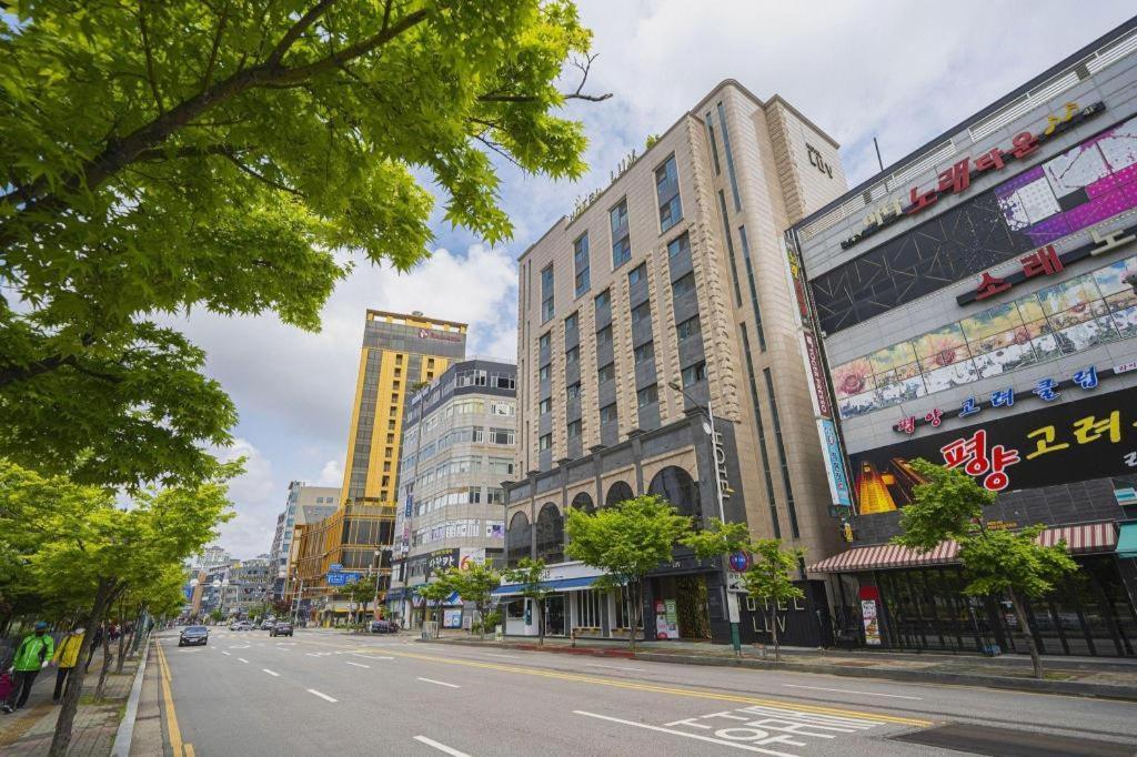 Business Design Hotel Luv Incheon Esterno foto
