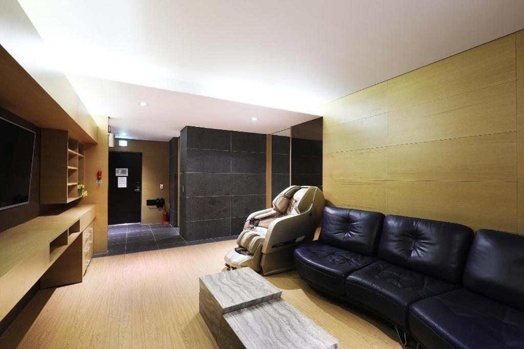 Business Design Hotel Luv Incheon Esterno foto