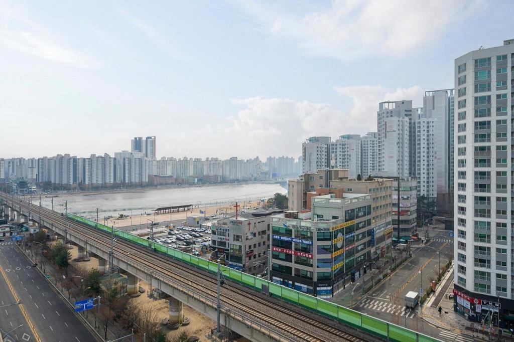 Business Design Hotel Luv Incheon Esterno foto