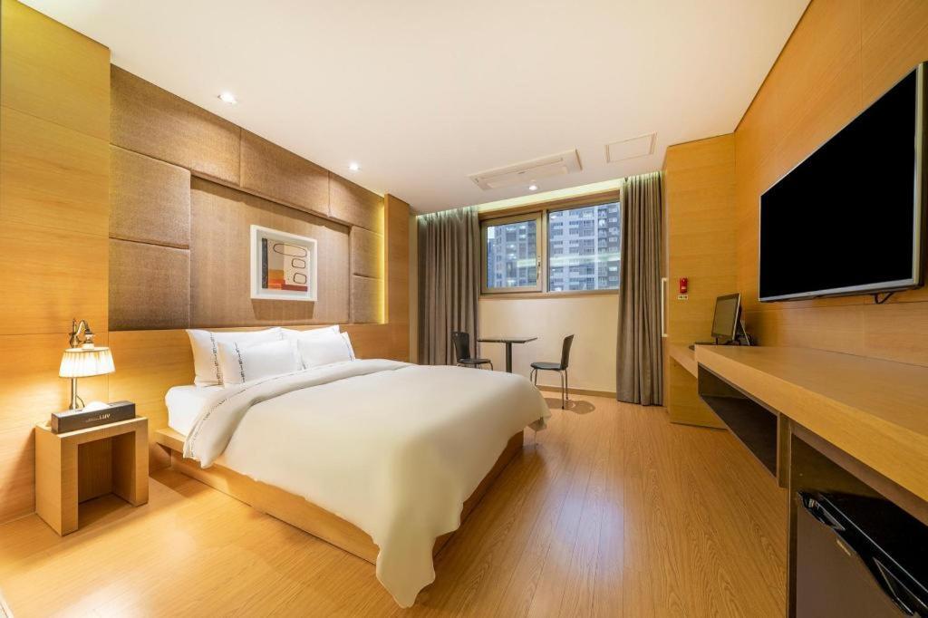 Business Design Hotel Luv Incheon Esterno foto
